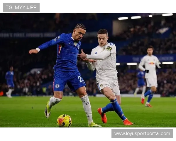 切尔西对阵利兹联出现两个点球判罚，争议判罚成比赛主旋律